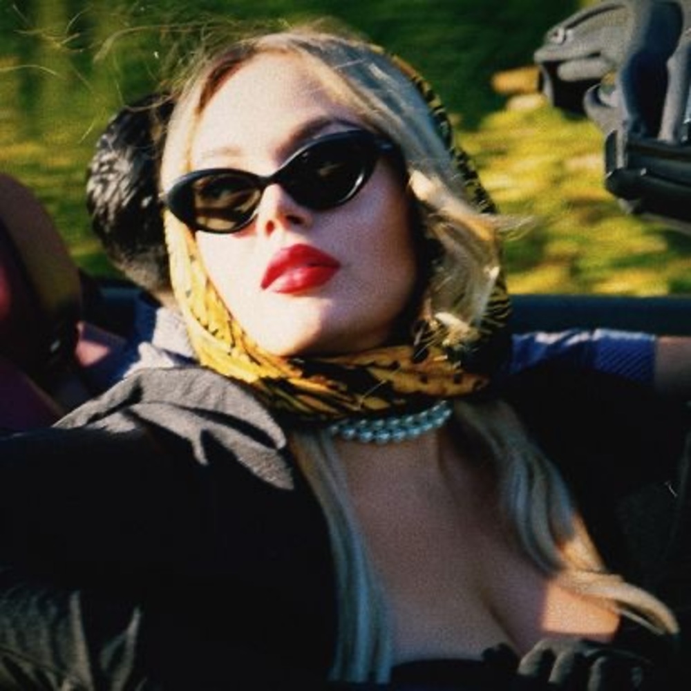 Meet your Posher, Anasia